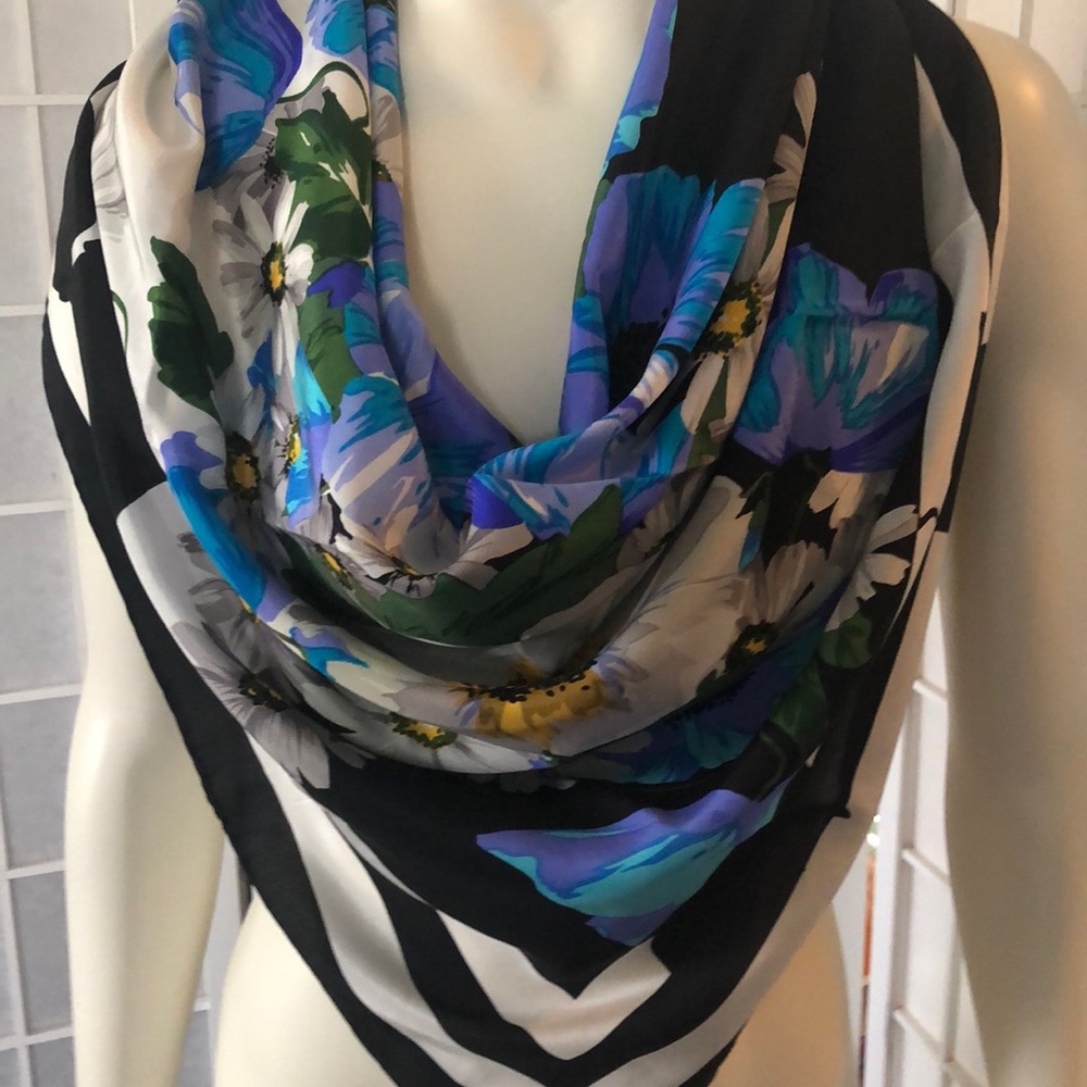 Vintage Bill Blass Scarf - Picture 8 of 8
